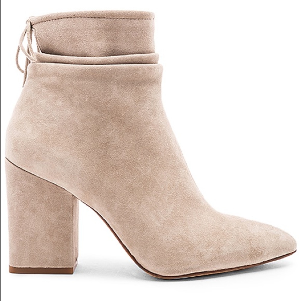 Vince Camuto tan suede bootie (size 7.5)